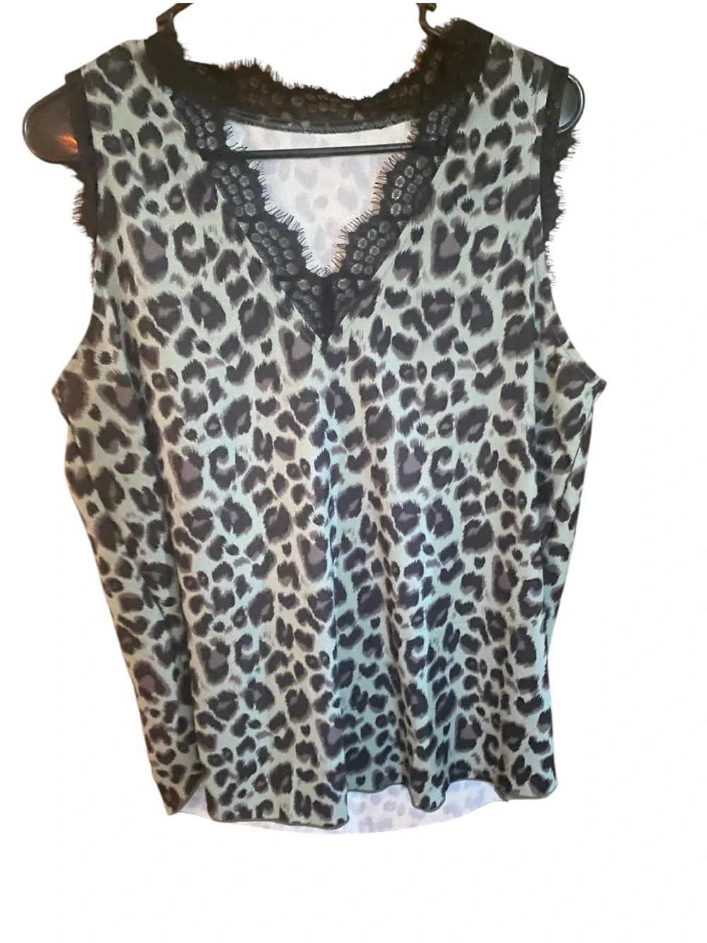 Women's Multicolor V Neck Lace Trim Leopard Tank. NEW SZ L - Picture 2 of 3